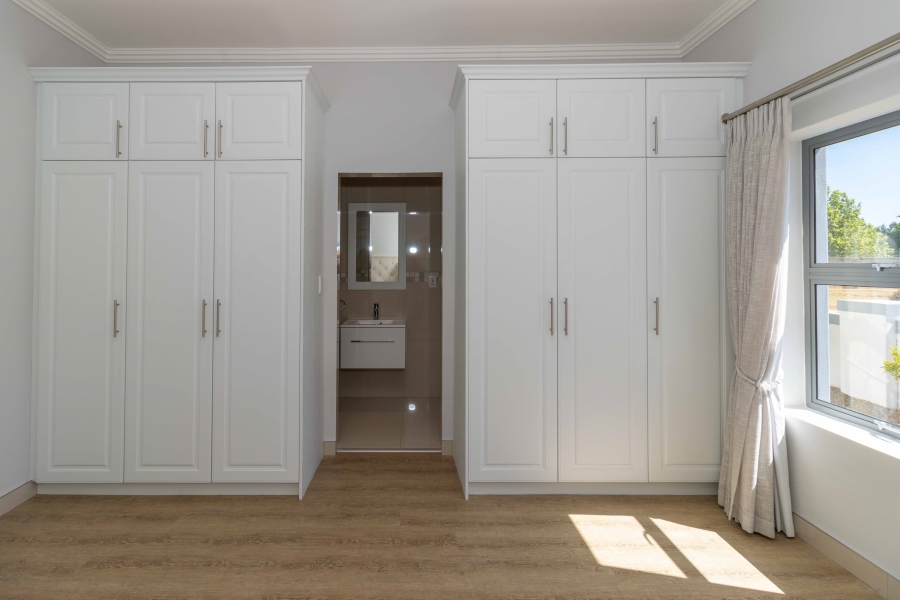 5 Bedroom Property for Sale in Val De Vie Estate Western Cape